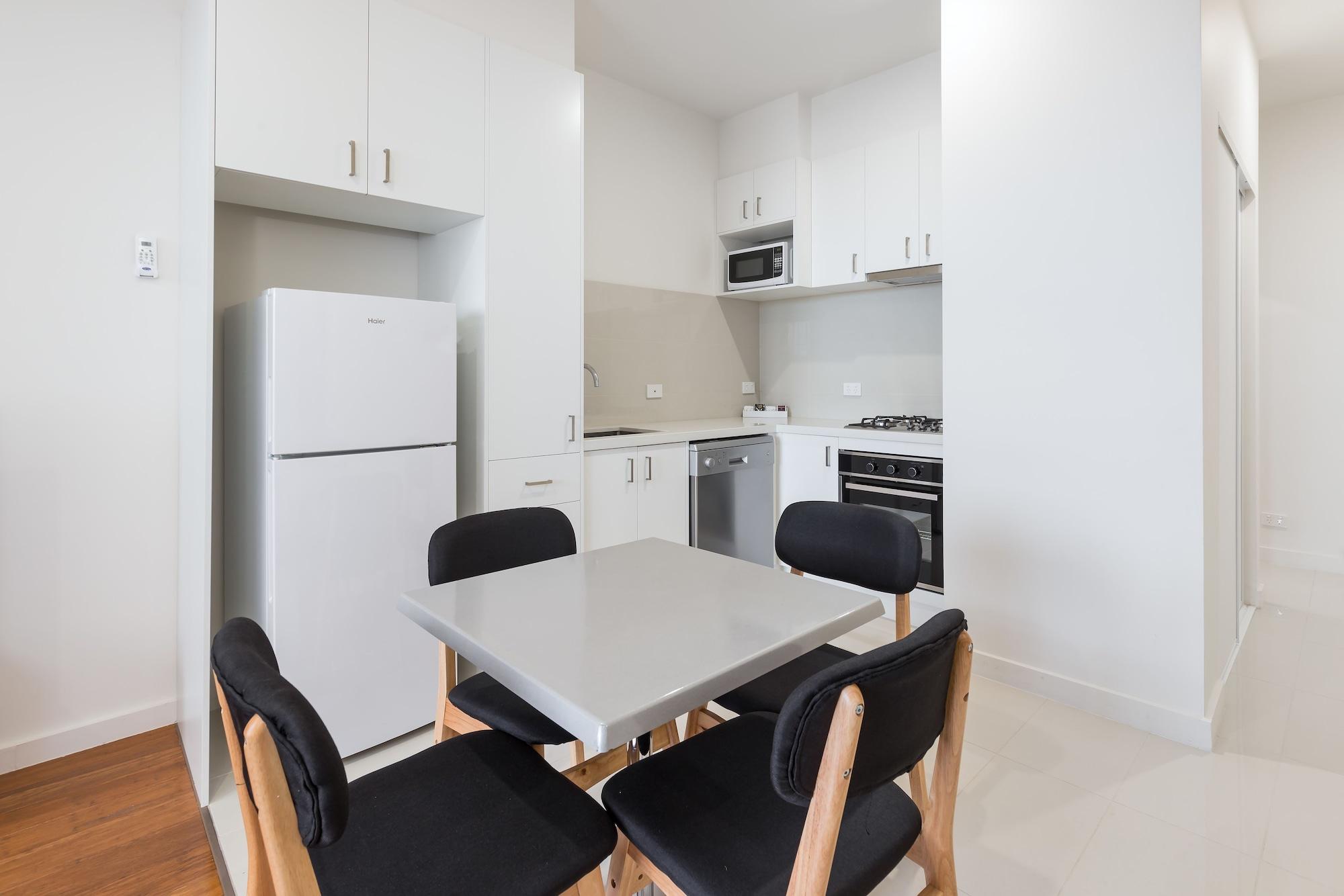 City Edge Dandenong Apartment Hotel Exterior photo